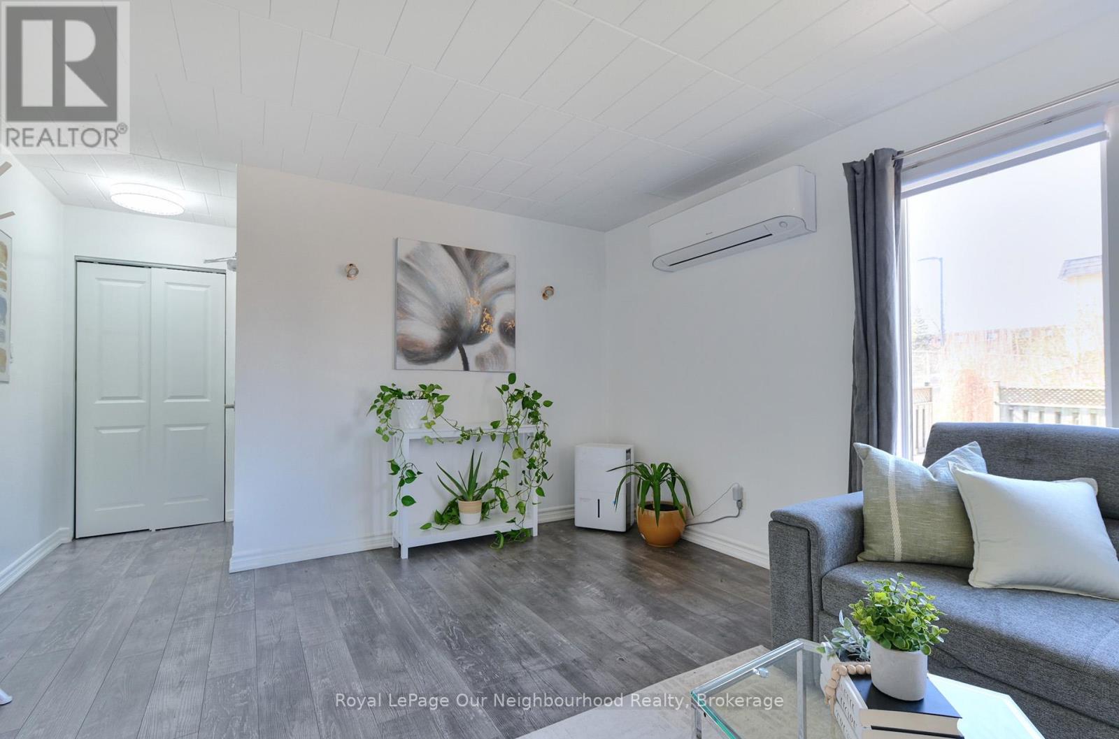 2 - 540 Mary Street E, Whitby, Ontario  L1N 2R1 - Photo 4 - E13053916