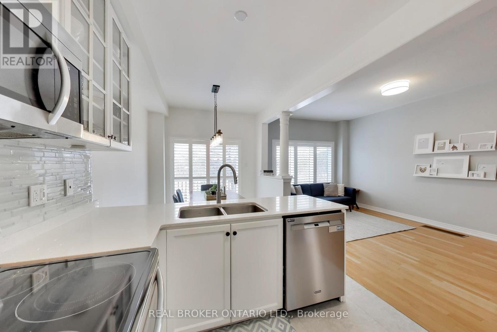 60 Mary Chapman Boulevard, Toronto, Ontario  M9M 0B2 - Photo 10 - W12993300