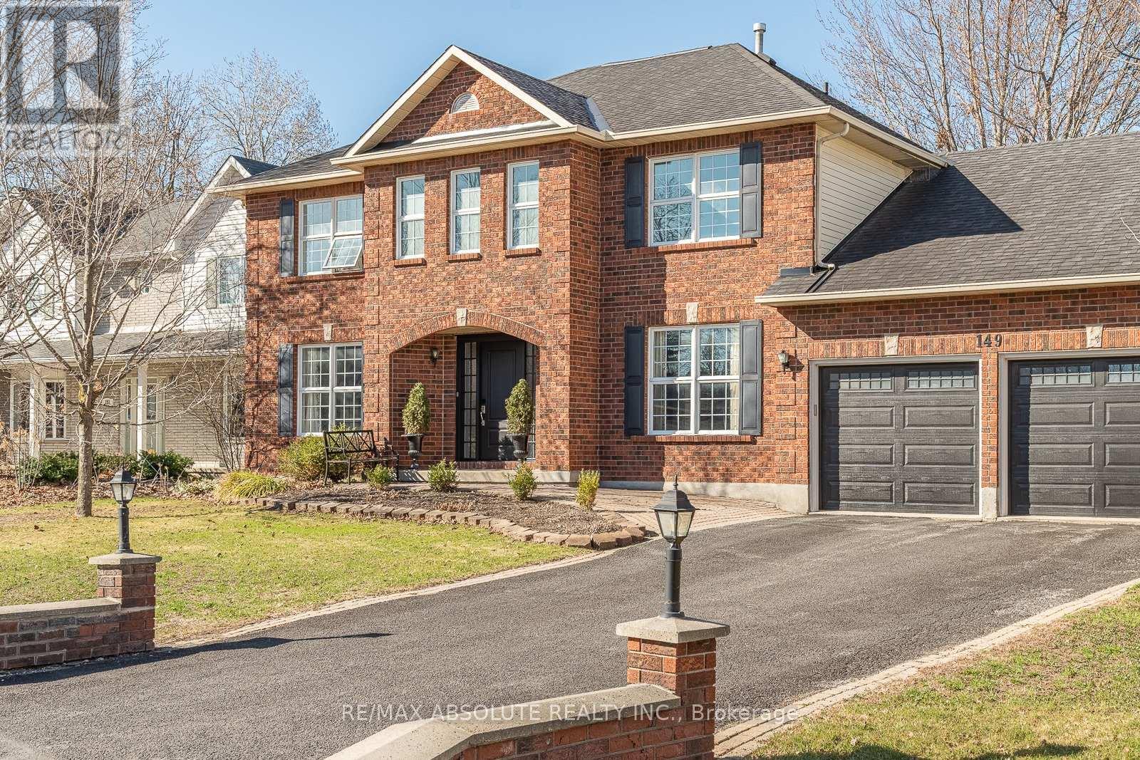 149 Lanigan Crescent, Ottawa, Ontario  K2S 1G9 - Photo 3 - X12924526