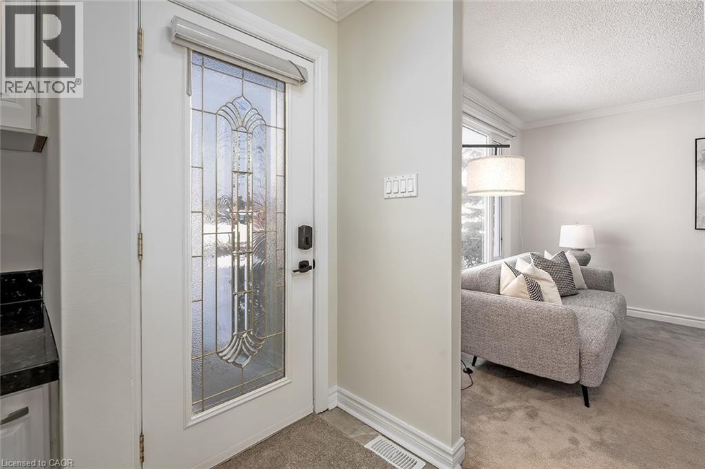 33 Gemini Drive, Hamilton, Ontario  L9C 6R5 - Photo 2 - 40804055