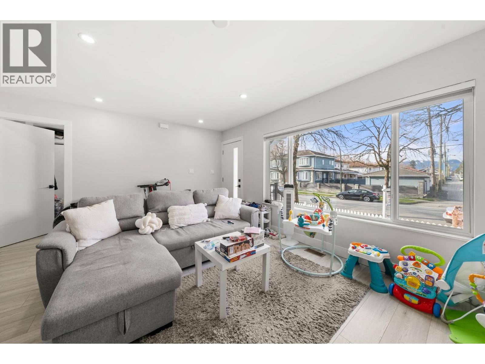 2506 E 45th Avenue, Vancouver, British Columbia  V5R 3B5 - Photo 8 - R3105304