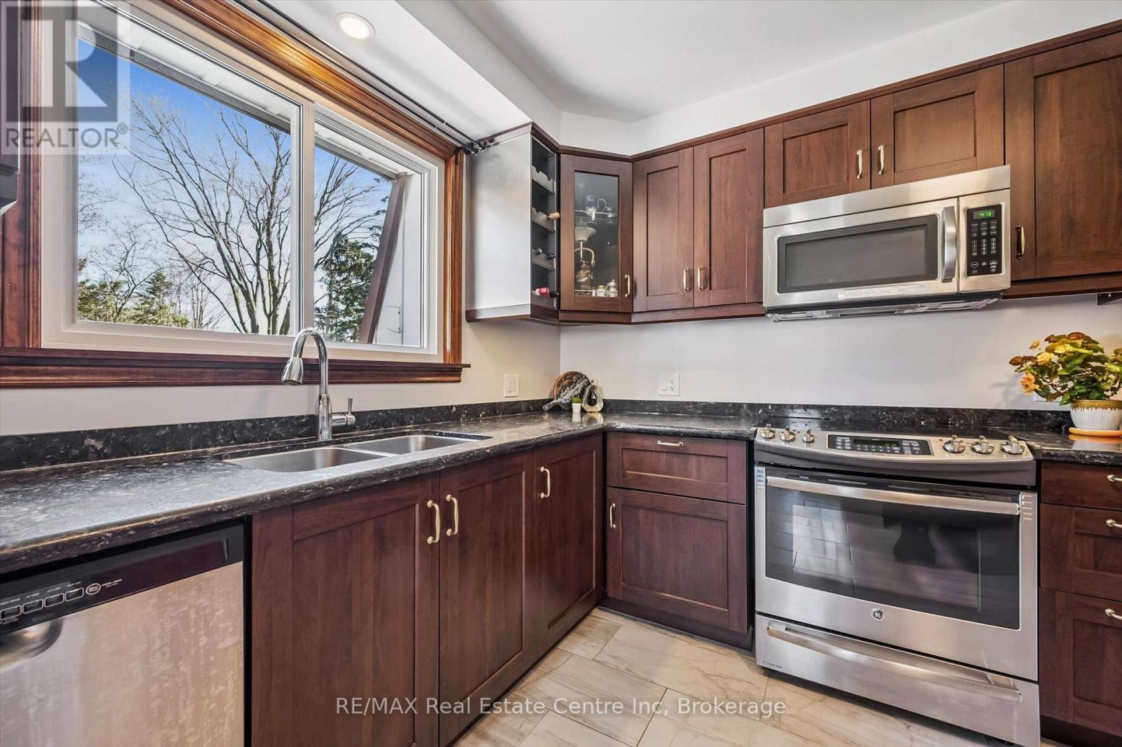 2 Hamilton Drive, Guelph/eramosa, Ontario  N1H 6J2 - Photo 7 - X13054680