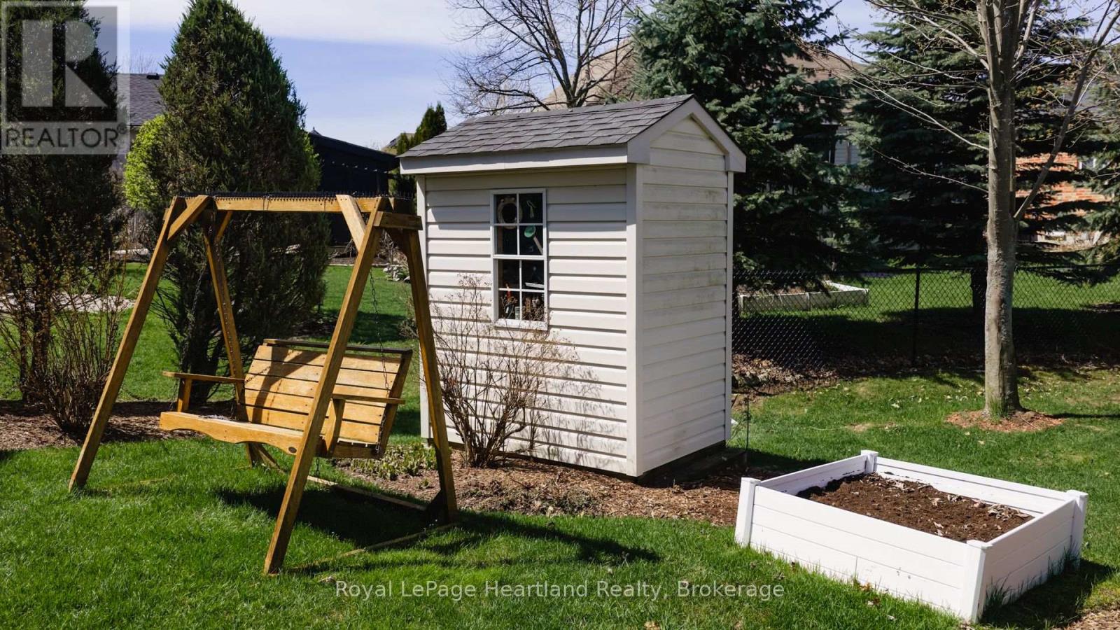 16 Macpherson Avenue, Huron East, Ontario  N0K 1W0 - Photo 42 - X13054758