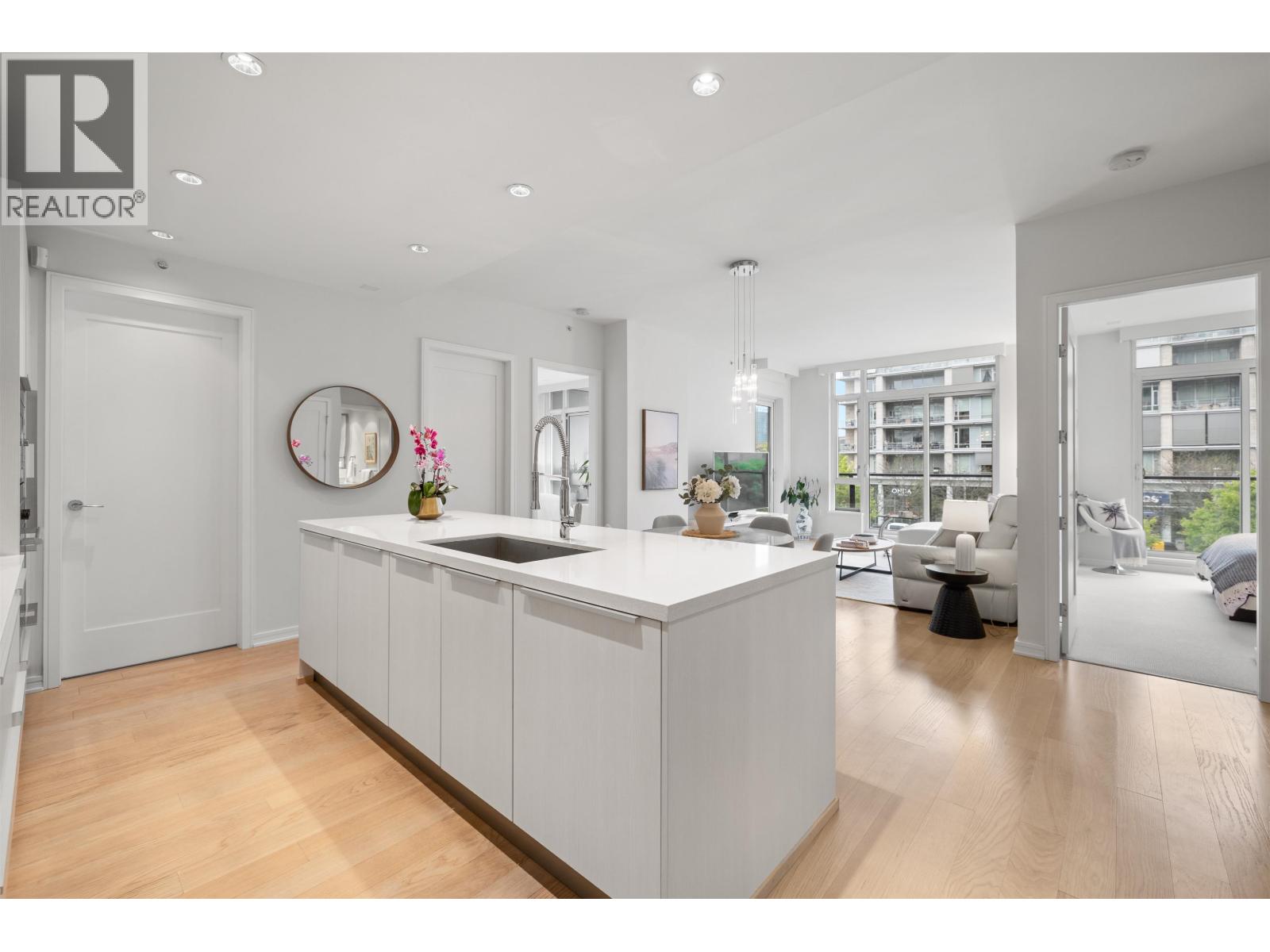 302 1625 Manitoba Street, Vancouver, British Columbia  V5Y 0B8 - Photo 2 - R3106275