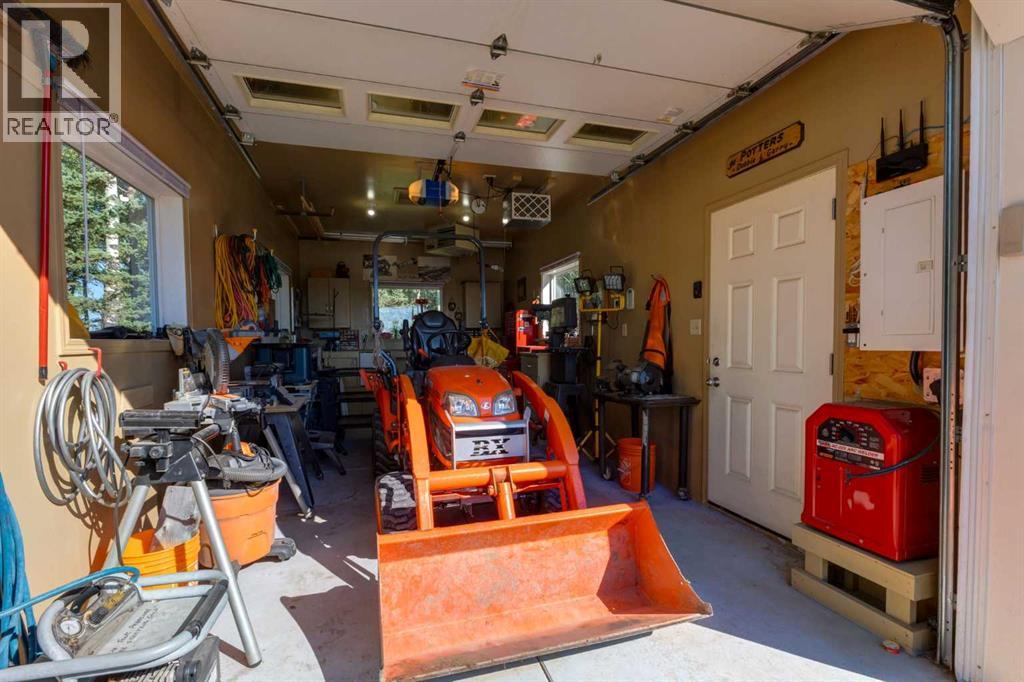 100, 290108 Parkins Road W, Rural Foothills County, Alberta  T0L 1K0 - Photo 47 - A2301845