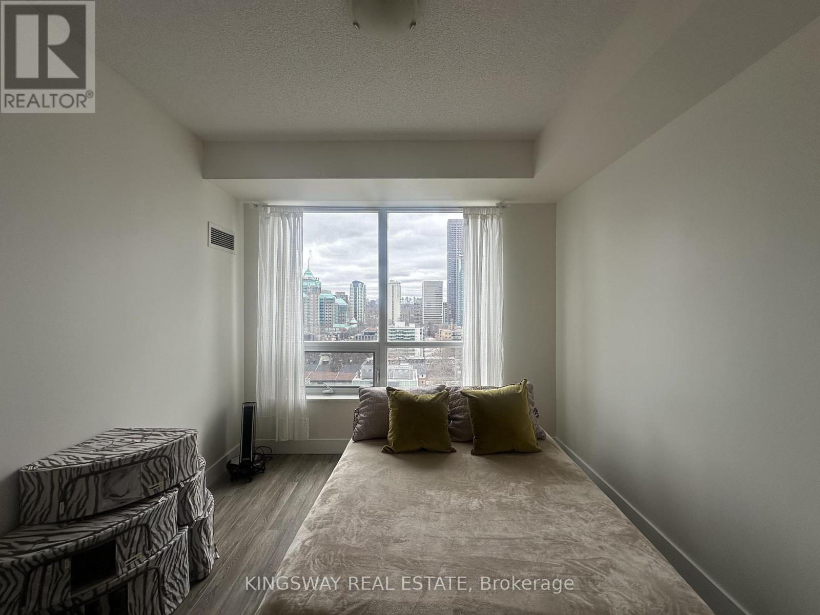 1603 - 120 Homewood Avenue, Toronto, Ontario  M4Y 2J3 - Photo 13 - C13054590