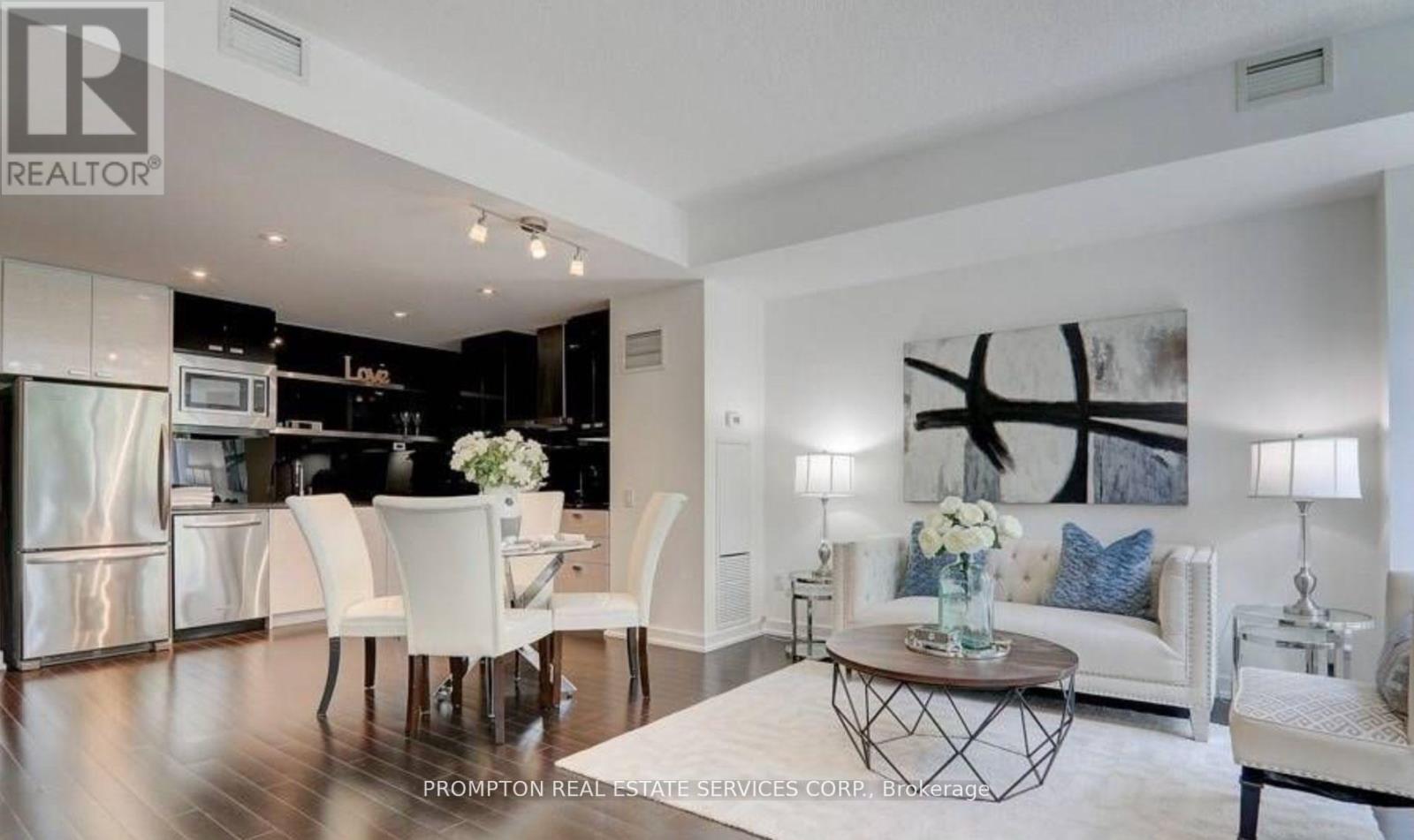 TH10 - 121 MCMAHON DRIVE, Toronto, Ontario