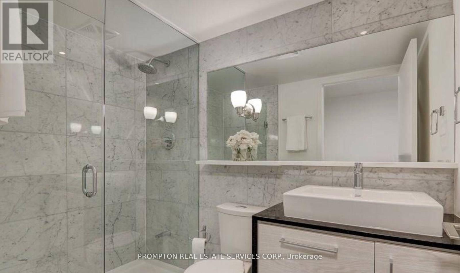 Th10 - 121 Mcmahon Drive, Toronto, Ontario  M2K 0C2 - Photo 4 - C13054606