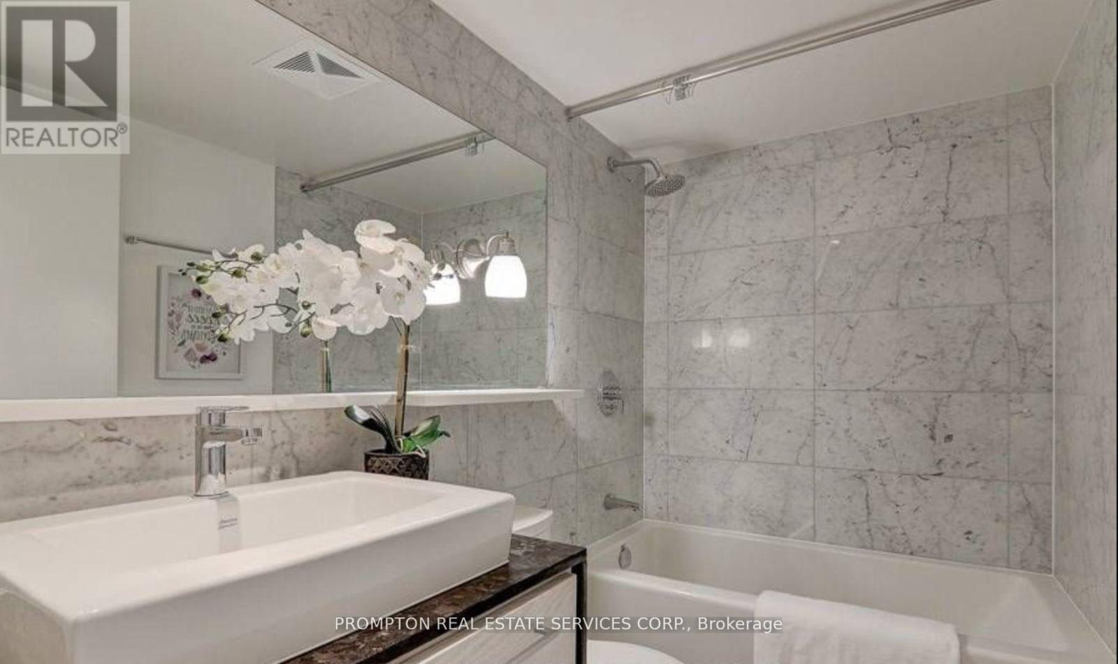 Th10 - 121 Mcmahon Drive, Toronto, Ontario  M2K 0C2 - Photo 6 - C13054606