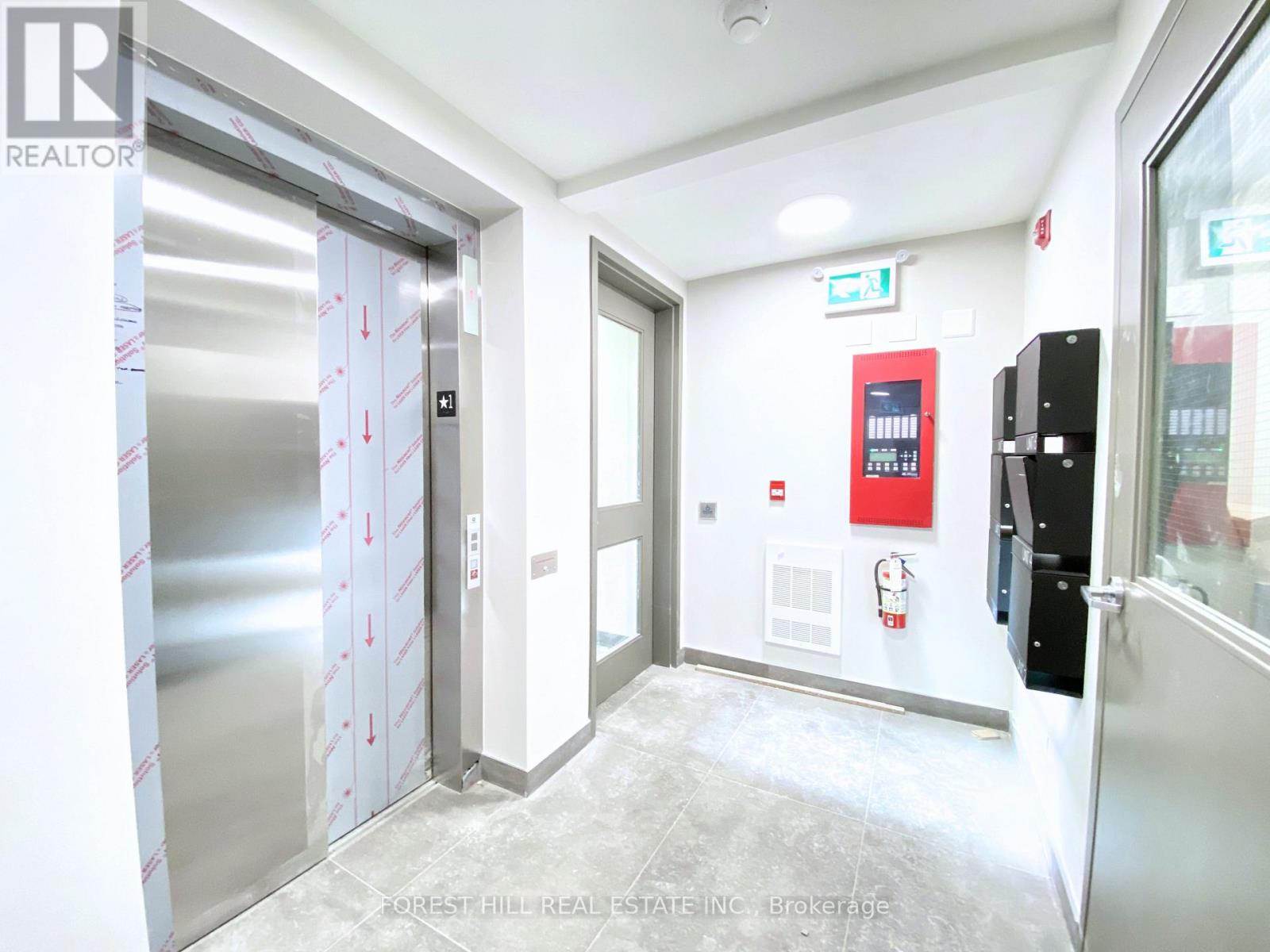 3 - 3429 Yonge Street, Toronto, Ontario  M4N 2N1 - Photo 5 - C13054610