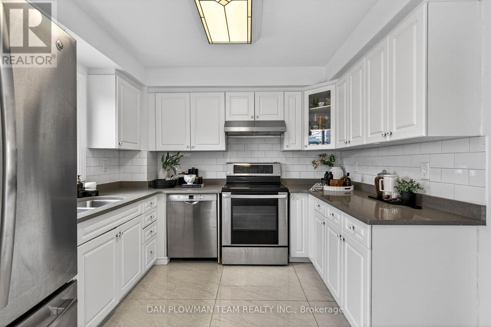 15 Gardiner Drive, Ajax, Ontario  L1S 5Z1 - Photo 12 - E13054572