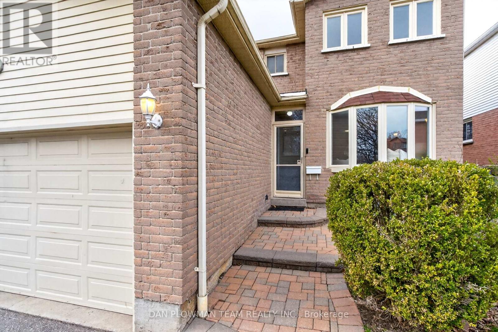 15 Gardiner Drive, Ajax, Ontario  L1S 5Z1 - Photo 3 - E13054572