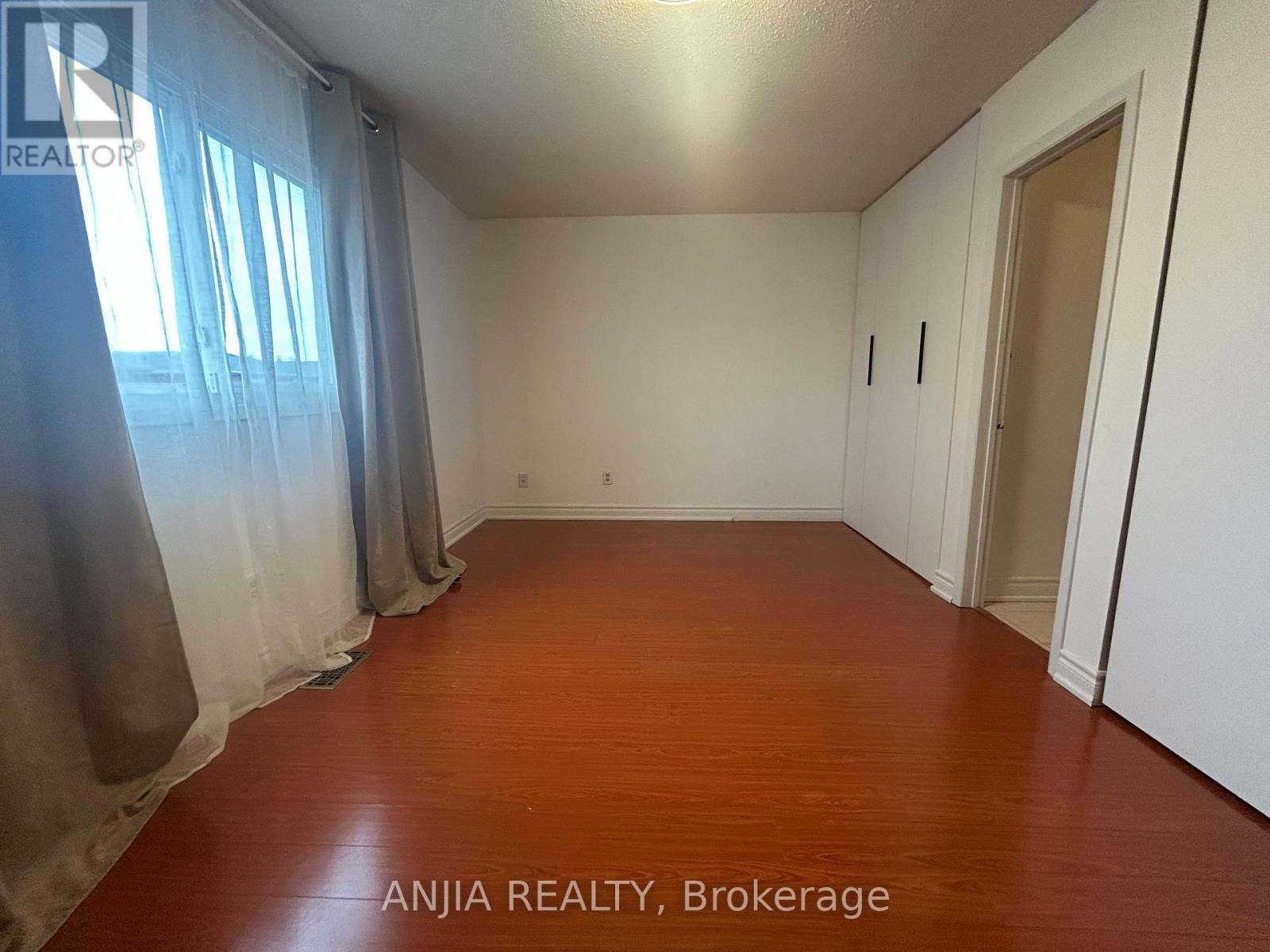 53 Redhead Crescent, Toronto, Ontario  M1V 3B3 - Photo 10 - E13054600