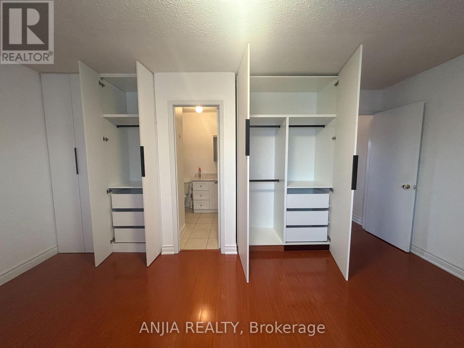 53 Redhead Crescent, Toronto, Ontario  M1V 3B3 - Photo 11 - E13054600