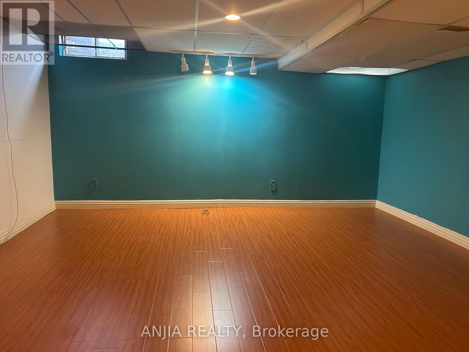 53 Redhead Crescent, Toronto, Ontario  M1V 3B3 - Photo 17 - E13054600