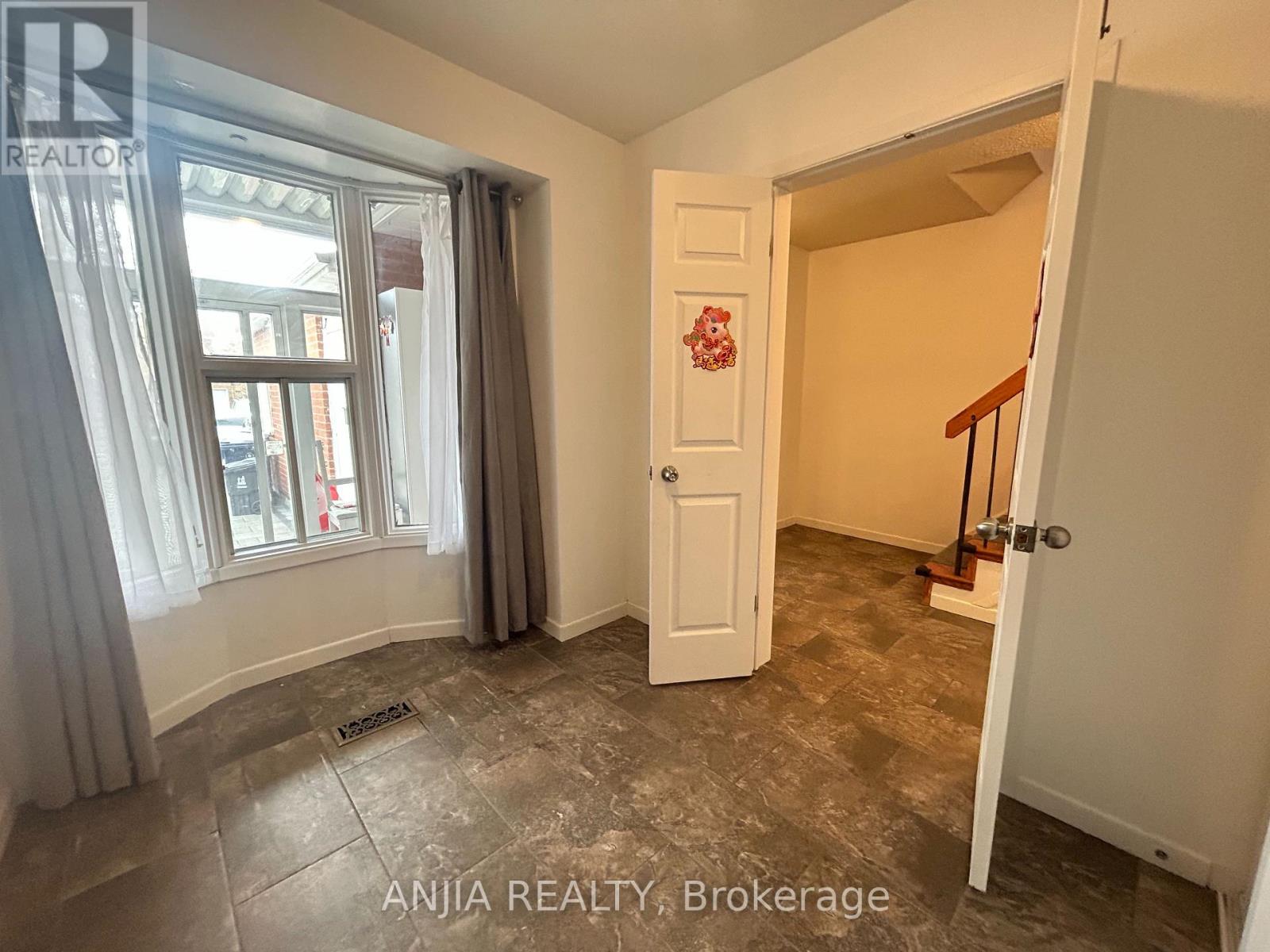 53 Redhead Crescent, Toronto, Ontario  M1V 3B3 - Photo 2 - E13054600