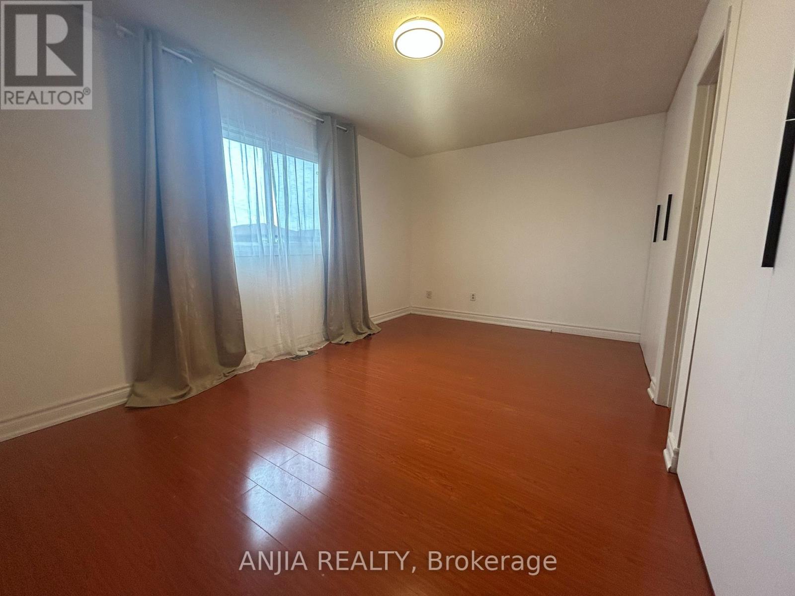 53 Redhead Crescent, Toronto, Ontario  M1V 3B3 - Photo 9 - E13054600