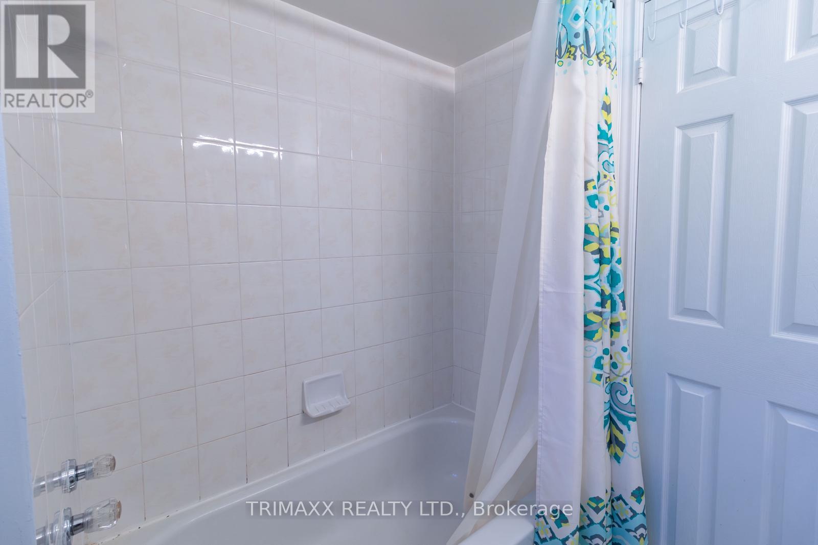 92 Hartrick Place, Whitby, Ontario  L1R 2C3 - Photo 35 - E13054688