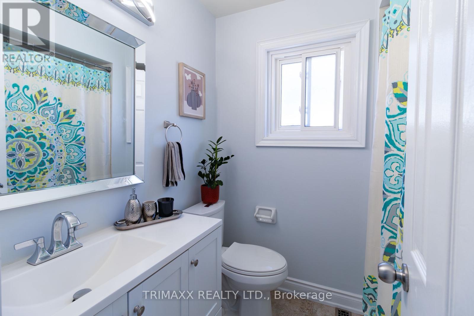 92 Hartrick Place, Whitby, Ontario  L1R 2C3 - Photo 36 - E13054688