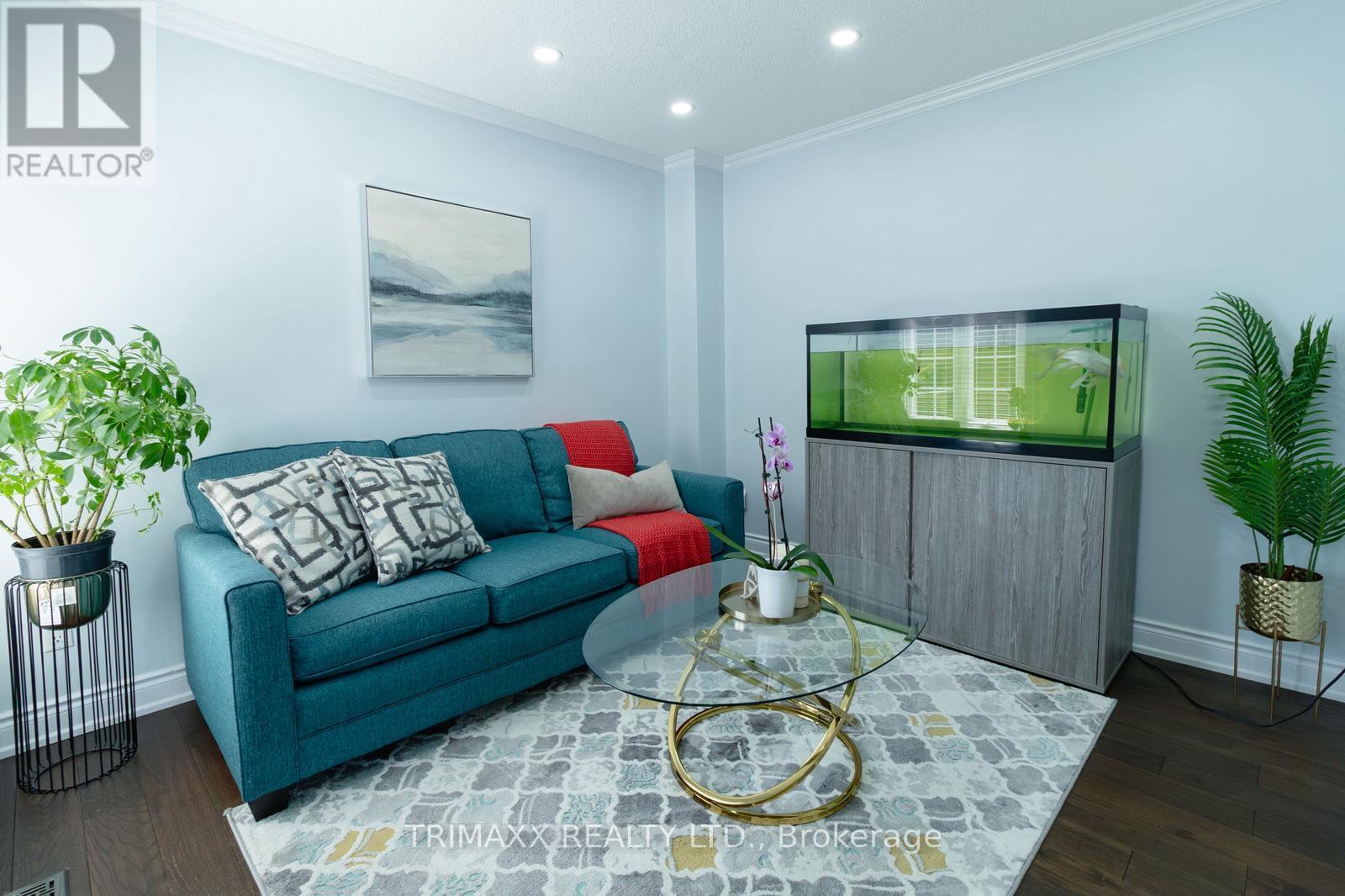 92 Hartrick Place, Whitby, Ontario  L1R 2C3 - Photo 9 - E13054688