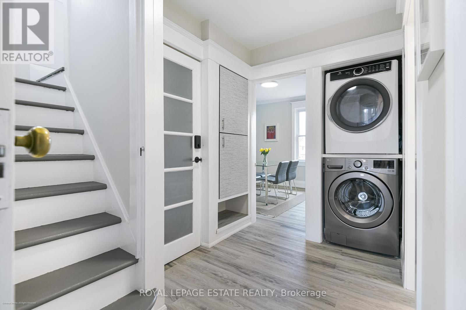 Upper - 34 Barrington Avenue, Toronto, Ontario  M4C 4Y7 - Photo 12 - E13054702