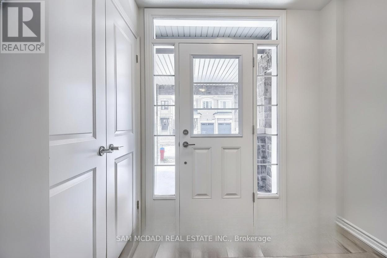 34 Paisley Drive, Bradford West Gwillimbury (Bradford), Ontario  L3Z 4P2 - Photo 3 - N13054584