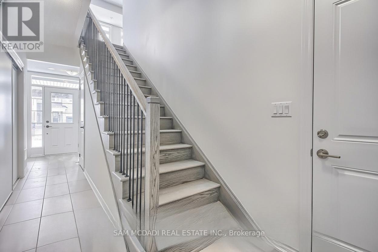 34 Paisley Drive, Bradford West Gwillimbury (Bradford), Ontario  L3Z 4P2 - Photo 5 - N13054584