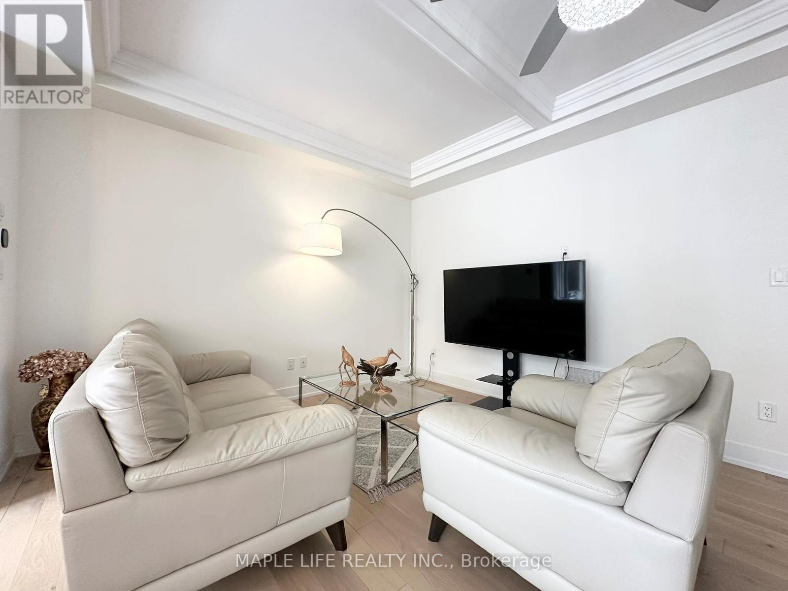 124 Hilts Drive, Richmond Hill, Ontario  L4S 0J2 - Photo 9 - N13054676