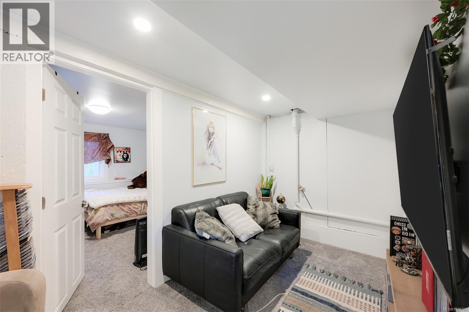 3364 Cook St, Saanich, British Columbia  V8X 1A8 - Photo 19 - 1029795