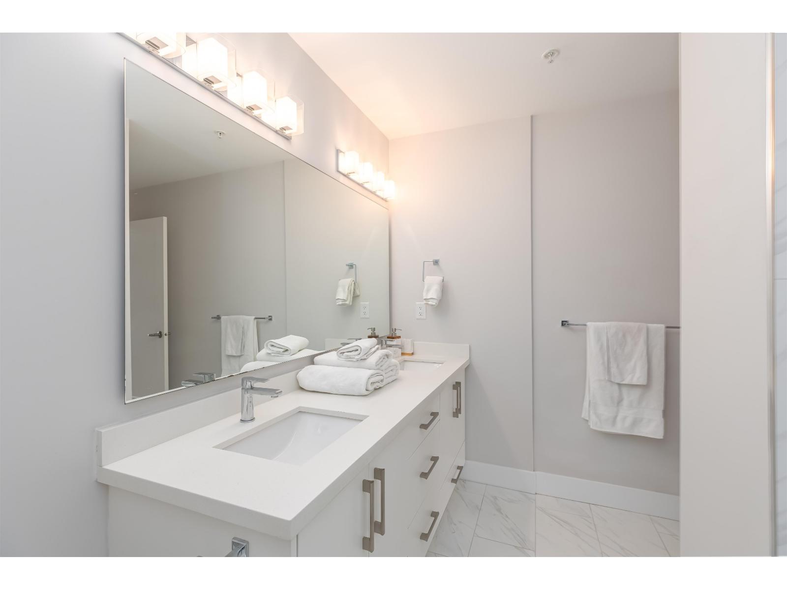 303 14605 Mcdougall Drive, Surrey, British Columbia  V4P 0G7 - Photo 13 - R3116925