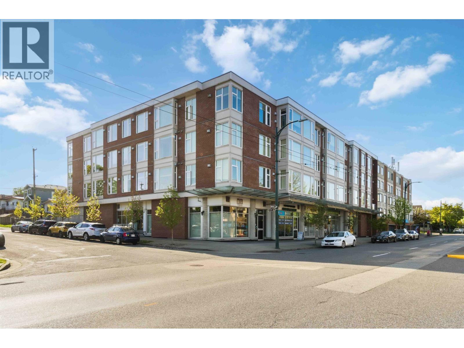 PH6 1838 RENFREW STREET