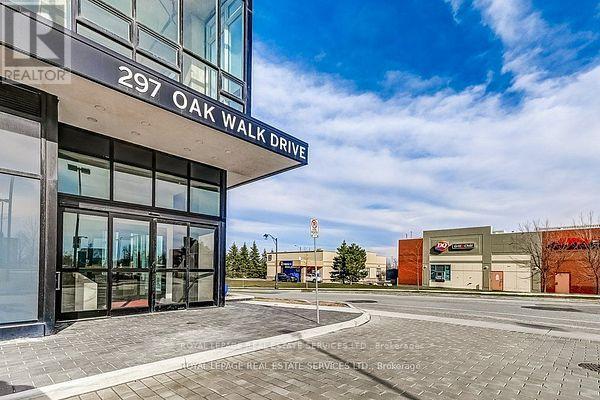 901 - 297 Oak Walk Drive, Oakville, Ontario  L6H 6Z3 - Photo 2 - W13054526