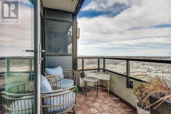 901 - 297 Oak Walk Drive, Oakville, Ontario  L6H 6Z3 - Photo 20 - W13054526