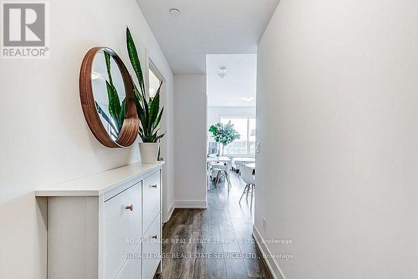 901 - 297 Oak Walk Drive, Oakville, Ontario  L6H 6Z3 - Photo 6 - W13054526