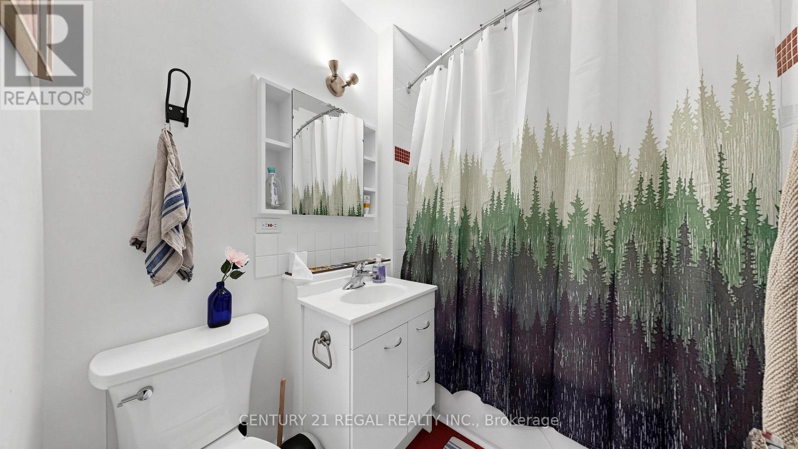 26 Macdonell Avenue, Toronto, Ontario  M6R 2A2 - Photo 10 - W13054552