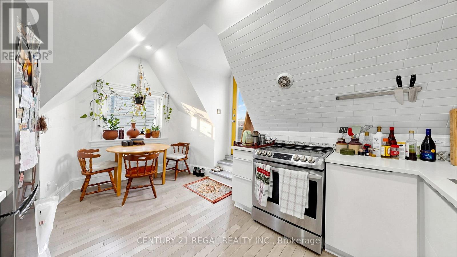 26 Macdonell Avenue, Toronto, Ontario  M6R 2A2 - Photo 14 - W13054552