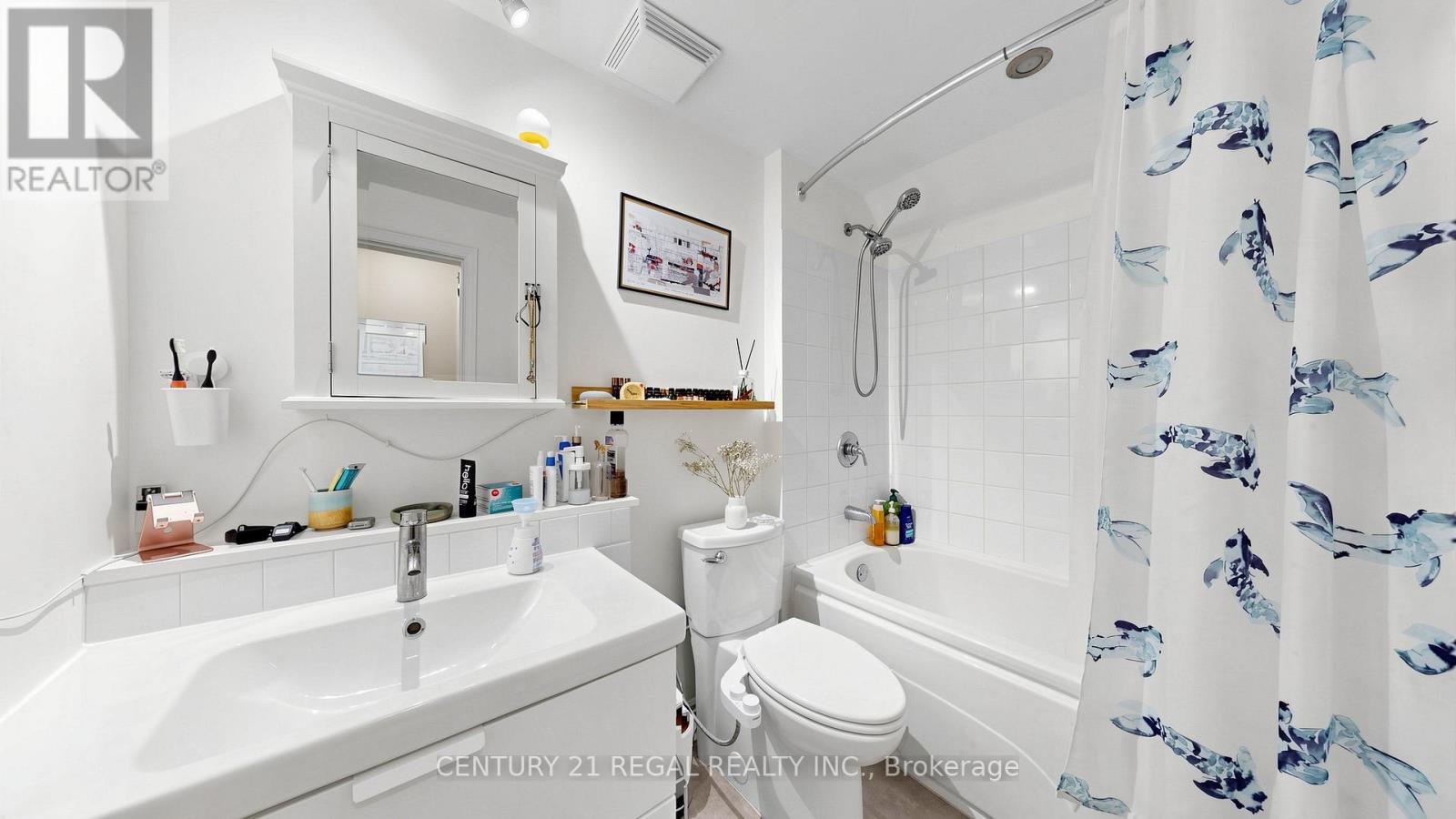 26 Macdonell Avenue, Toronto, Ontario  M6R 2A2 - Photo 15 - W13054552