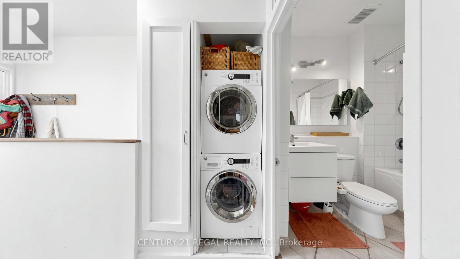 26 Macdonell Avenue, Toronto, Ontario  M6R 2A2 - Photo 16 - W13054552