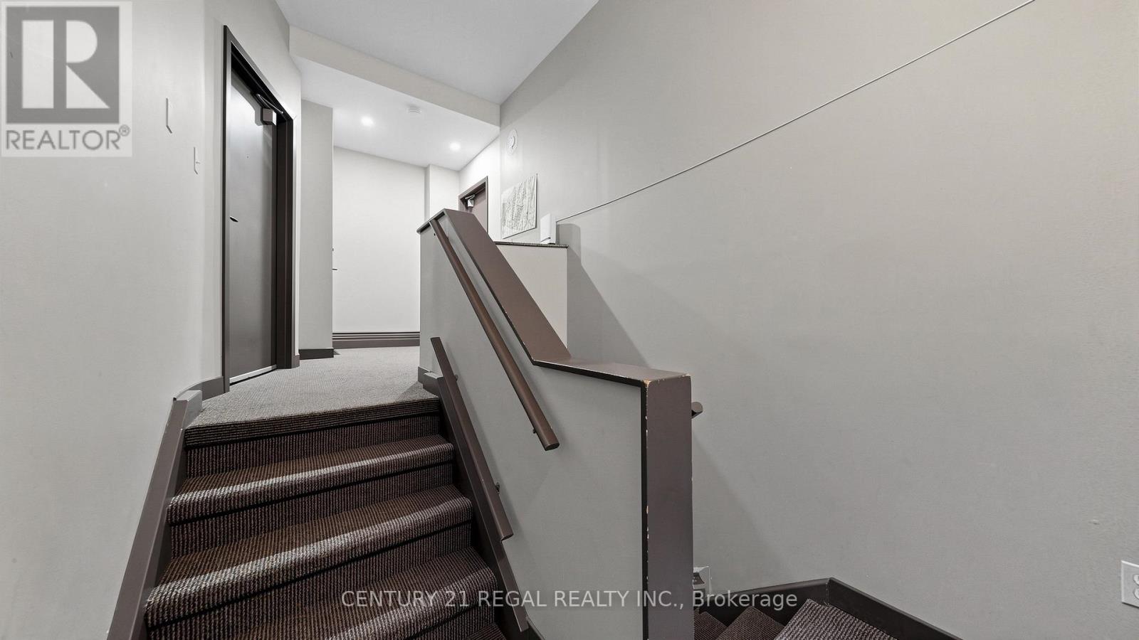 26 Macdonell Avenue, Toronto, Ontario  M6R 2A2 - Photo 17 - W13054552