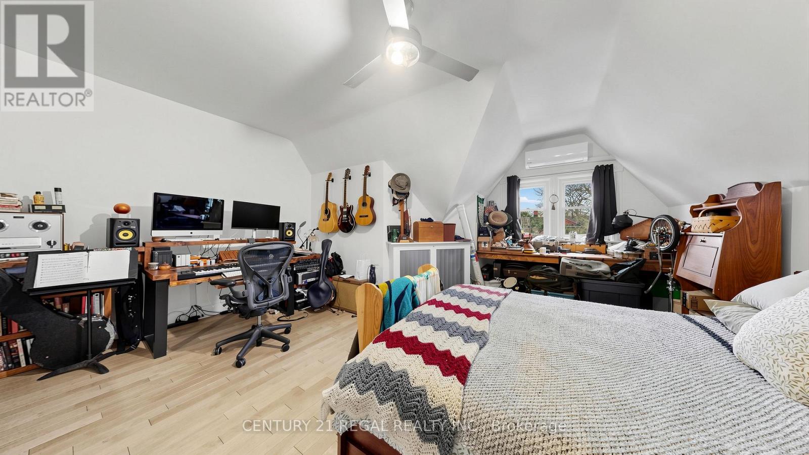 26 Macdonell Avenue, Toronto, Ontario  M6R 2A2 - Photo 21 - W13054552