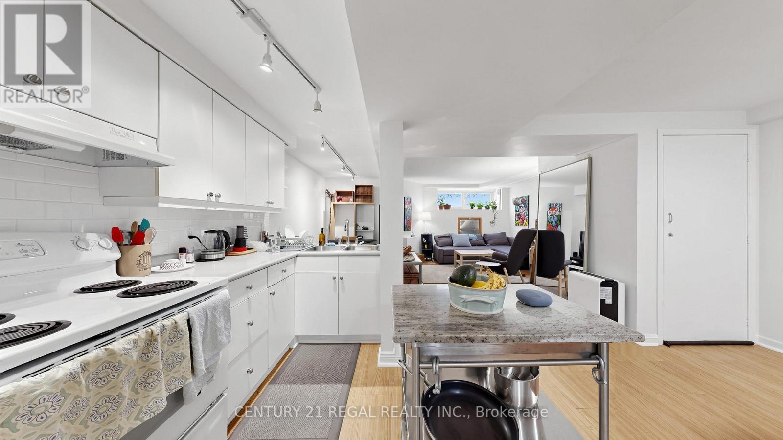 26 Macdonell Avenue, Toronto, Ontario  M6R 2A2 - Photo 25 - W13054552