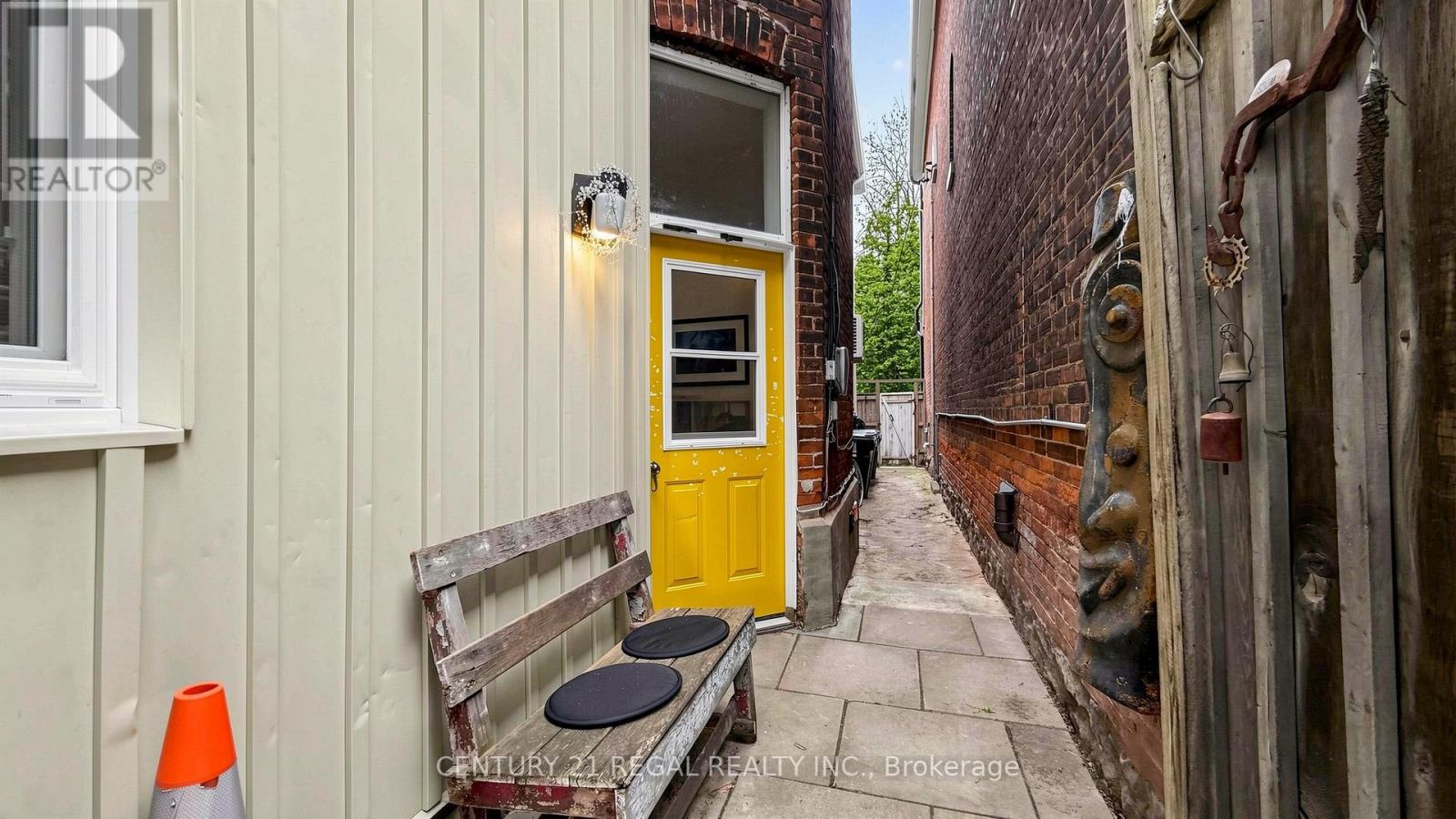 26 Macdonell Avenue, Toronto, Ontario  M6R 2A2 - Photo 33 - W13054552