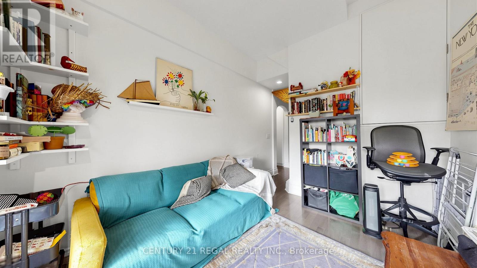 26 Macdonell Avenue, Toronto, Ontario  M6R 2A2 - Photo 6 - W13054552