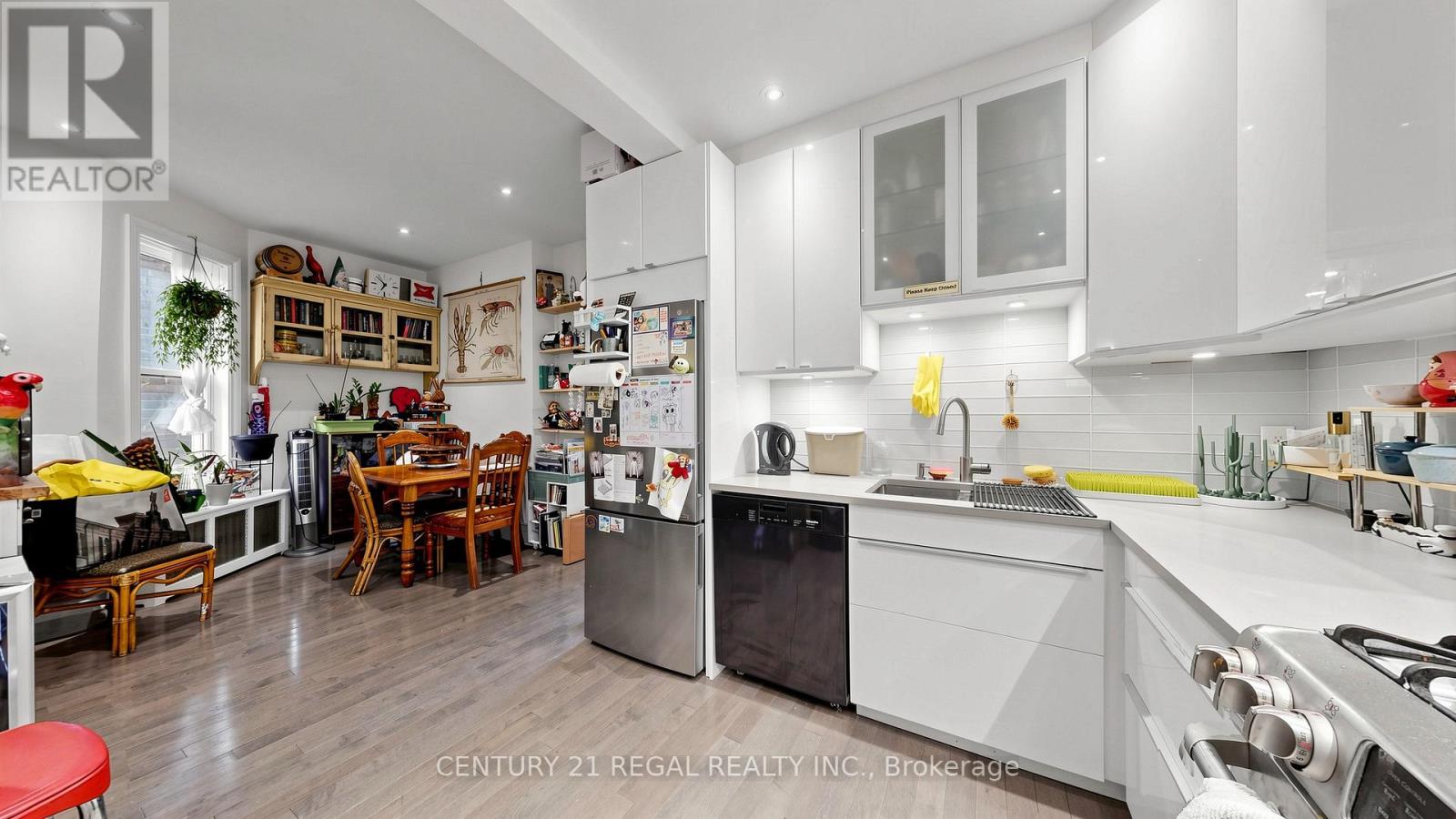 26 Macdonell Avenue, Toronto, Ontario  M6R 2A2 - Photo 9 - W13054552