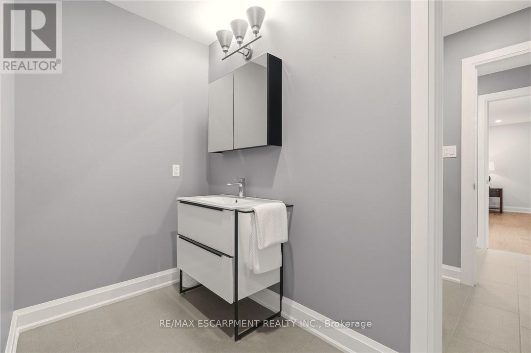 1354 No 1 Side Road N, Burlington, Ontario  L7P 0R9 - Photo 33 - W13054560