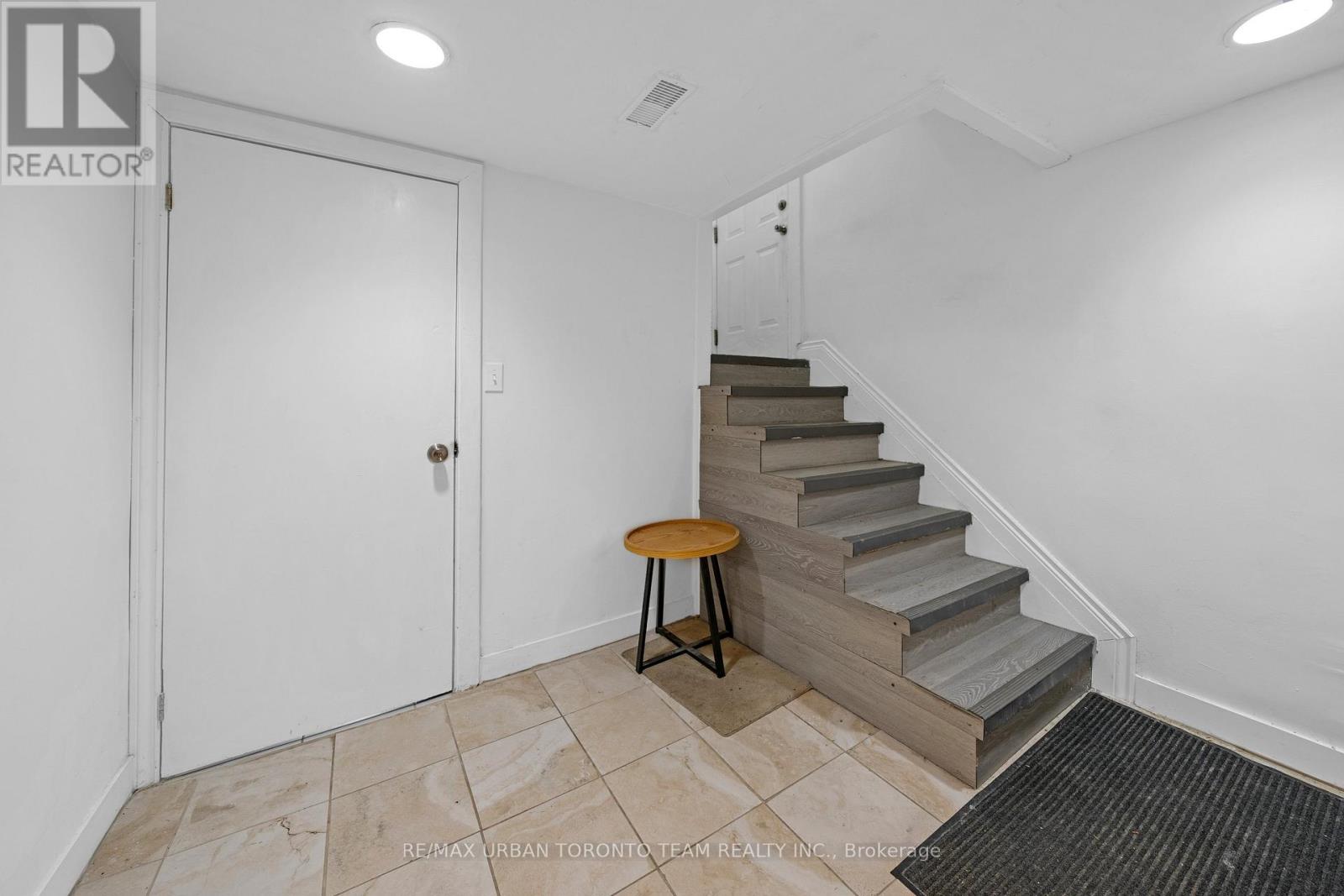 Lower#2 - 57 Westdale Drive, Toronto, Ontario  M3K 1A7 - Photo 2 - W13054576