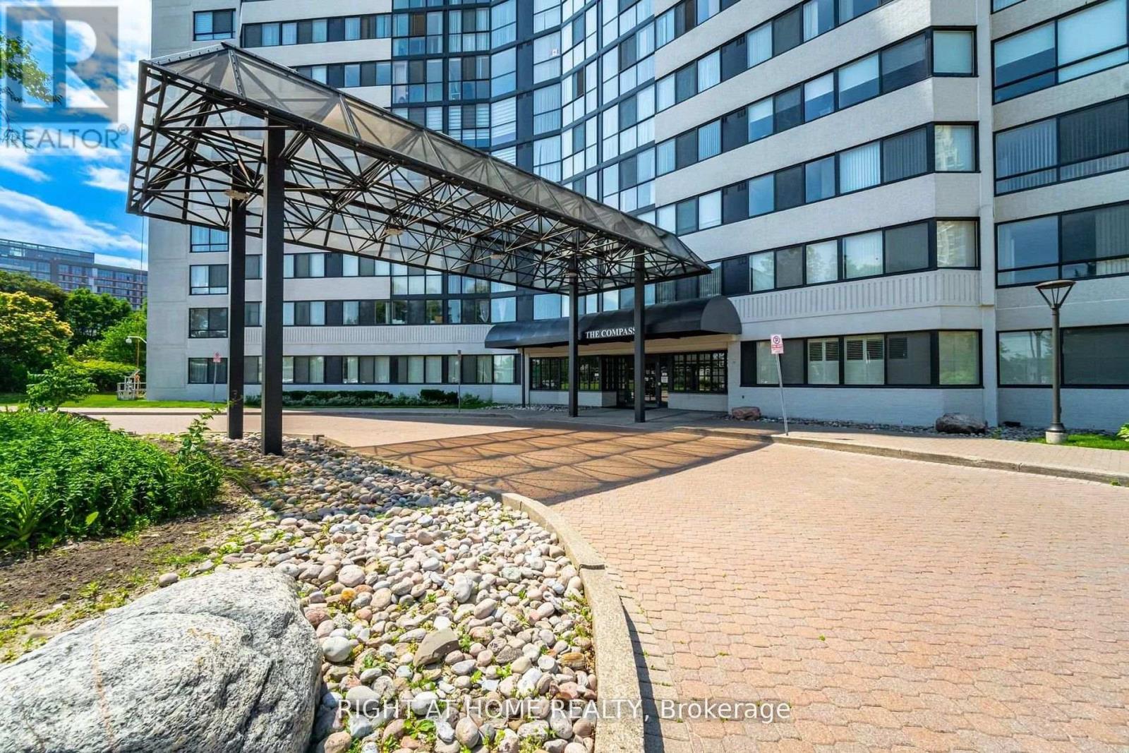 208 - 1360 Rathburn Road E, Mississauga, Ontario  L4W 4H4 - Photo 2 - W13054580