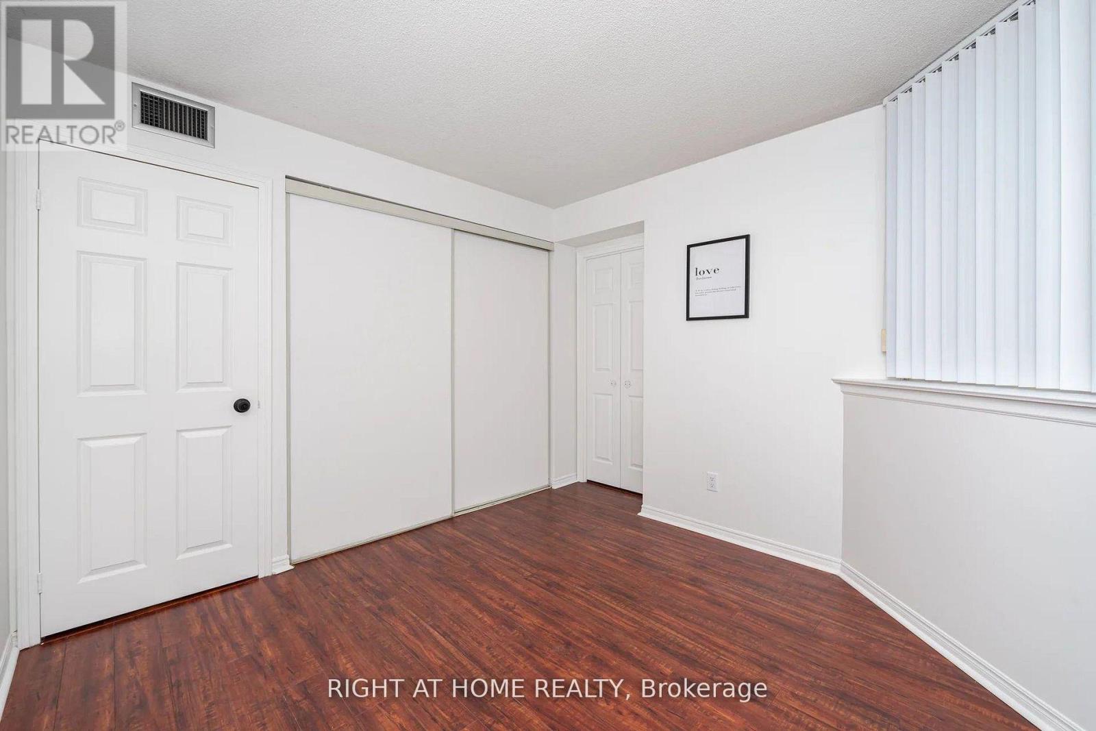 208 - 1360 Rathburn Road E, Mississauga, Ontario  L4W 4H4 - Photo 6 - W13054580