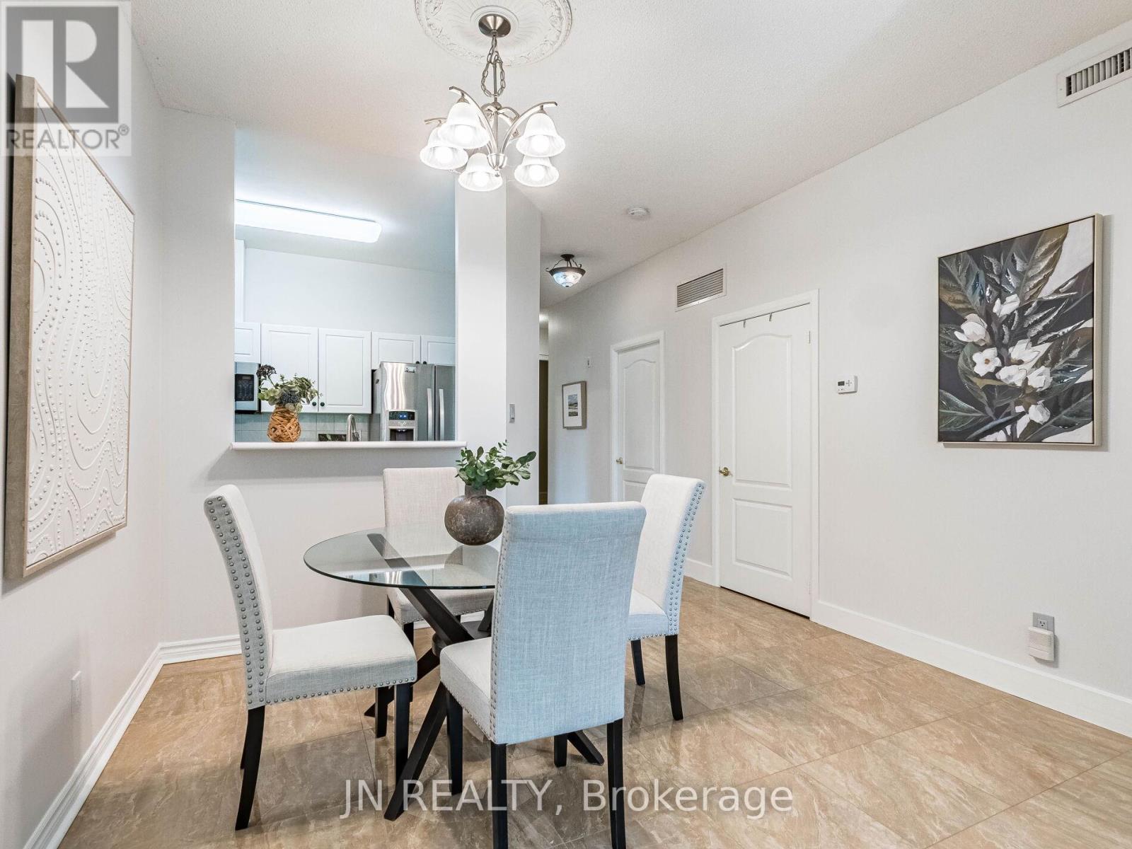 109 - 10 Dayspring Circle, Brampton, Ontario  L6P 1B9 - Photo 11 - W13054598