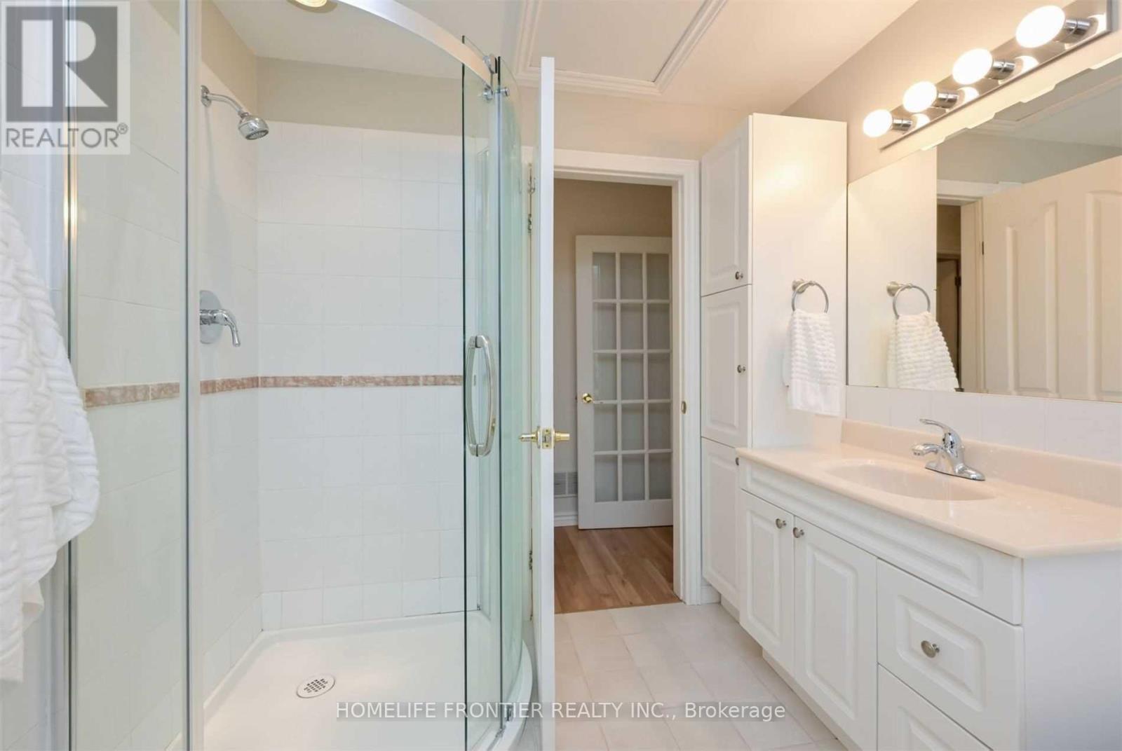 9 Avonmore Street, Brampton, Ontario  L6W 2S5 - Photo 10 - W13054602